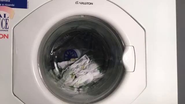 Стирка на 4 программе Ariston Margherita AB436T смотреть онлайн
