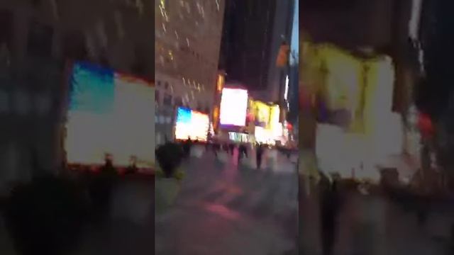 Нелли Ермолаева на Times Square. Перископ трансляция смотреть онлайн