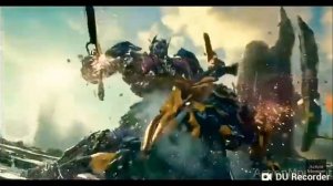 Бамблби против Оптимуса Прайма.