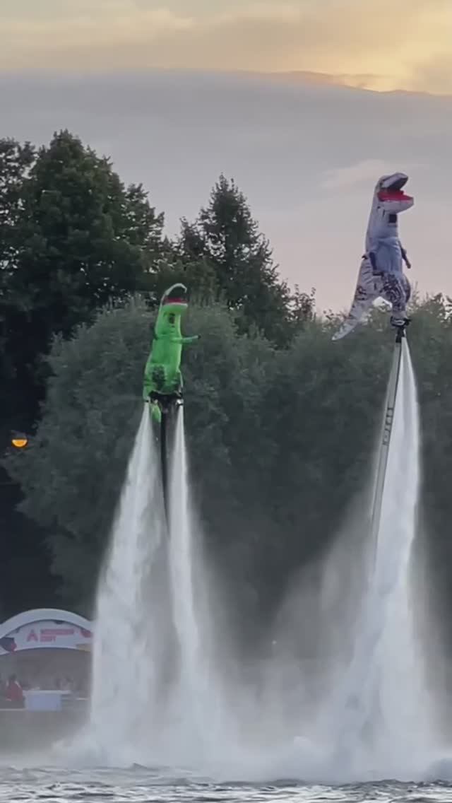 Летающие динозавры - флайборд шоу 🦖🤩