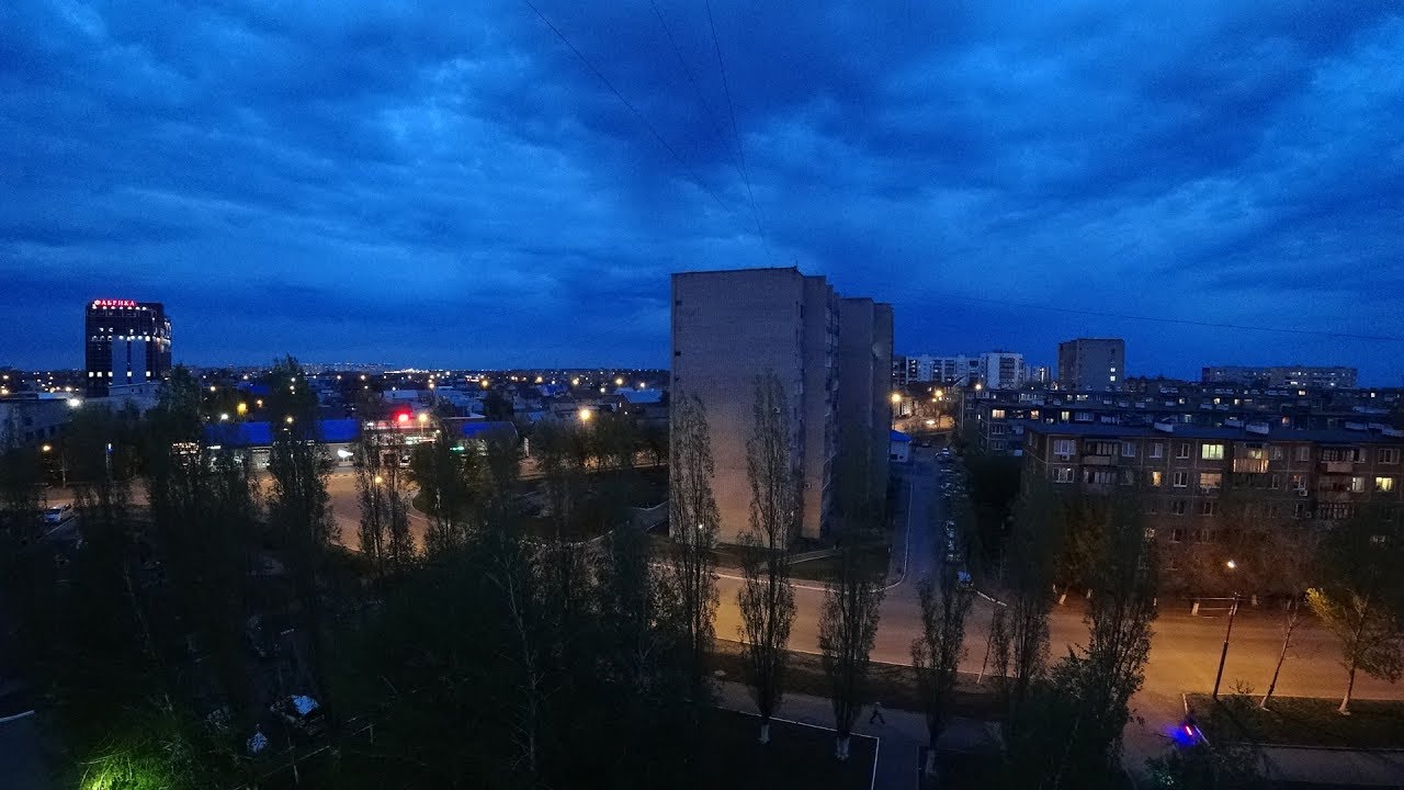 Вечерний Оренбург, ул. 60 лет Октября – таймлапс / Evening Orenburg – timelapse
