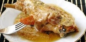 Как приготовить кролика в сметане.