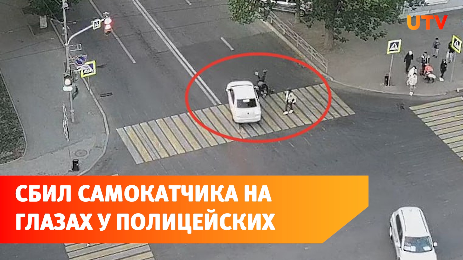 Водитель Volkswagen Polo, поворачивая налево на улицу Аксакова с улицы Пушк...