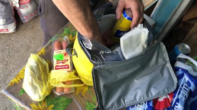 Купили дом в Крыму. Делаем отверстия в фундаменте под канализацию и водопровод. Перфоратор, кувалда