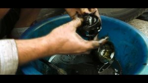 Volkswagen Caddy.Как поменять пыльник шруса..mp4