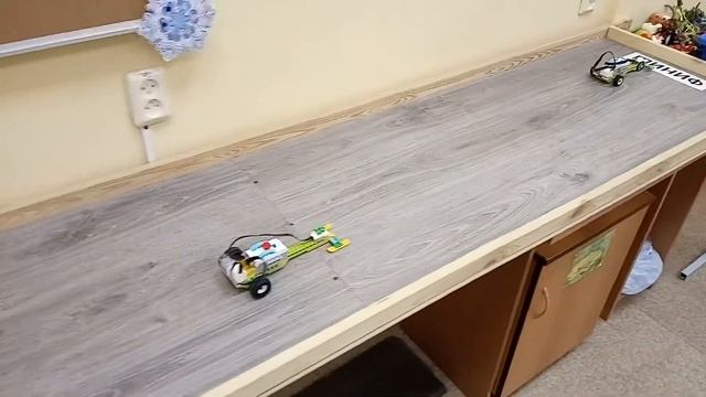 Детский центр робототехники Умник - как робот торопится на занятия смотреть онлайн