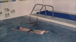 Кроль на спине, занятия с детьми в бассейне