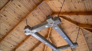 Люстра из дерева.