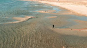 Жара в Актау дошла практически до +40 градусов. Каспийское море стремительно мелеет. Погода в СНГ