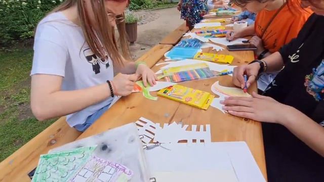 Витебчане празднуют 135-летие со дня рождения своего земляка Марка Шагала смотреть онлайн