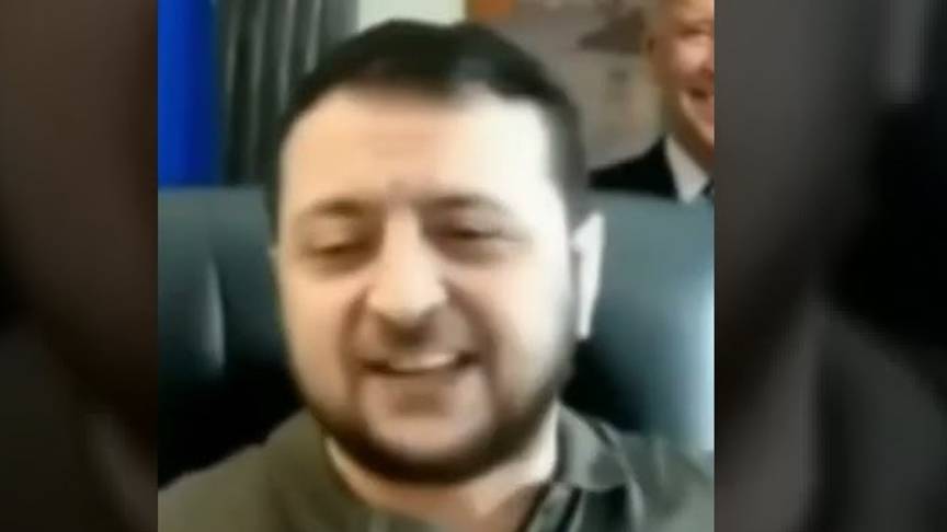 Зеленский поет песню смотреть онлайн