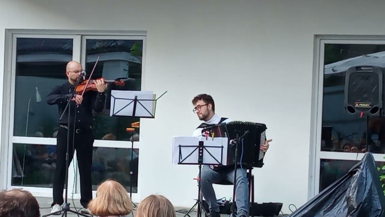 Неожиданный зажигательный бис! Музыкальный проект "Новый звук" смотреть онлайн