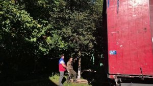 Переезд в деревеньку на Юге. Разгружаем фуру.