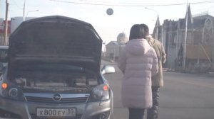 Помощь на дороге девушке