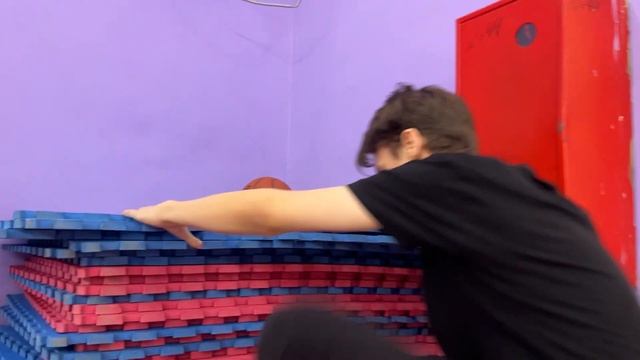 николаев - параллельный монтаж разных темпоритмов в одном пространстве пространстве смотреть онлайн