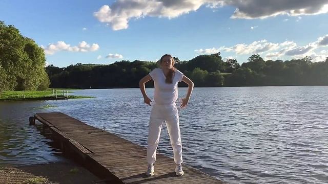 15 Minute Evening Qigong To Relax Before Bed смотреть онлайн