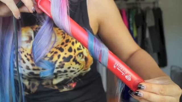 7 easy curls you can get using a hair straightener | The IRRESISTIBLE ME Diamond смотреть онлайн
