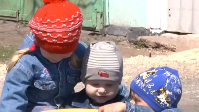 Красный Луч. Апрель 2013 смотреть онлайн