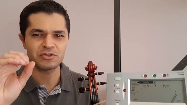 COMO AFINAR O VIOLINO USANDO UM AFINADOR ELETRÔNICO. смотреть онлайн
