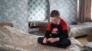 Один день жизни в детском доме - Рома и Женя
