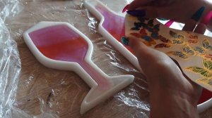 Делаю винишк0 с бабочками эпоксидной смолы