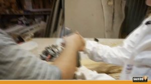 Стол из слэба и эпоксидной смолы. Обрабатываем древесину.