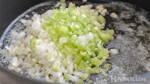 Молочный суп с креветками