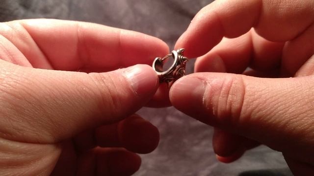 Шипастая мужская серьга. Авторская ручная работа из серебра. Подарок байкеру или рокеру. смотреть онлайн