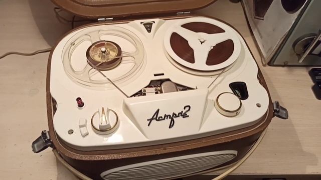 Не слететь с катушек!))) Старая магнитная плëнка с рынка с Удельной (70е годы прошлого века) смотреть онлайн