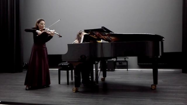Brahms Scherzo Live Concert Performance (Vivien Hoffman - Violin and Valentina Peetz- Piano) смотреть онлайн