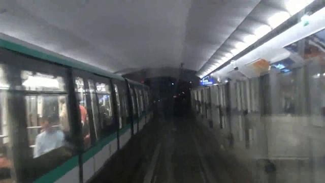 France - Quartier de Neuilly sur Seine et SACEM. смотреть онлайн