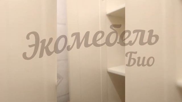 Навесной шкаф в ванную из массива производства "Экомебель БИО"  - https://ecomebelbio.ru/