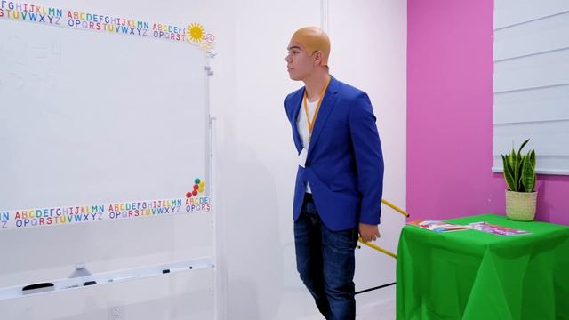 Настя и Артем рассказывают историю о школьном задире и лучших друзьях смотреть онлайн