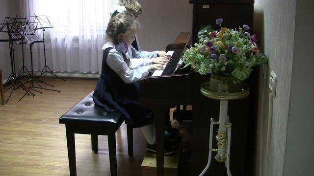 Діденко Таїсія,Михайленко Марина,Діденко Тимур-М.Шмітц «Одинокая танцующая девочка» смотреть онлайн