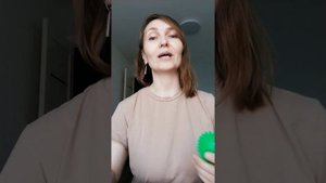 Массаж рук и зоны декольте массажным мячом