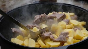 Свинина в сметане с овощами! Готовим в казане!