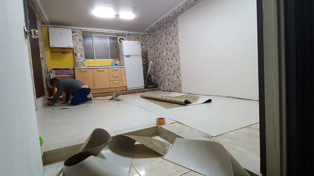 집꾸미기 셀프인테리어 장판 셀프 시공 6000원주고 산 장판재활용 인테리어 40대노동자 장판시공하다 힘들어 죽을뻔 смотреть онлайн