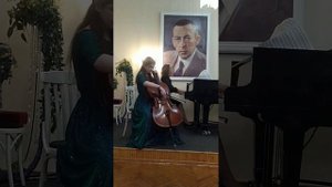 Алёна Косс исполняет на новой виолончели. Исаак Альбенис. Астурия