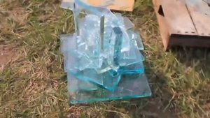 Как сделать стеклянный фонтан-водопад для декора сада