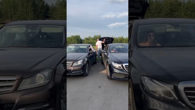 Парковка владельцев Mercedes
