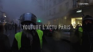 GILETS JAUNES Image inédite non censurée, de l'intérieur de la Manif du Samedi 1_12_ 2018 à Paris
