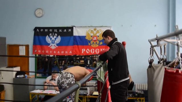 Колесников Игорь (67кг) до 71 кг, лоу. Чемпионат г. Донецка по Кикбоксингу 17.01.16