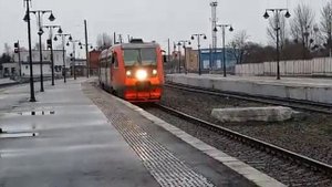 РА2 012 сообщением Багратионовск- Калининград Южный встречается с ТЭП70БС 324 резервом