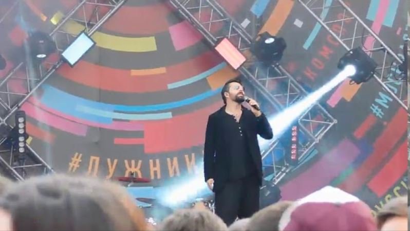 Алексей Чумаков - Песня о Любви (Лужники, 09.09.2017)