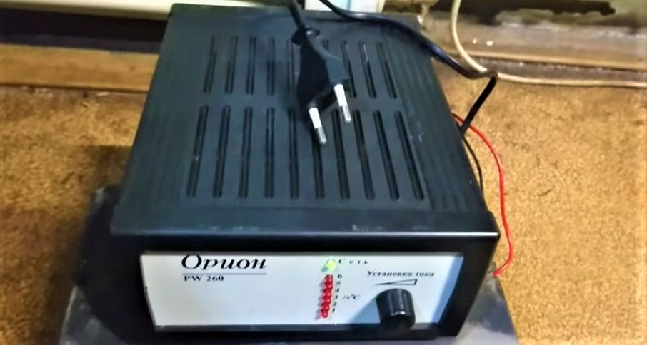 Зарядное устройство Орион PW260 - автоматическая зарядка для автомобильного аккумулятора.
