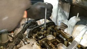 как открутить фильтр VVT-i / Mazda CX-7 2.3 записаться на ремонт wichengad@gmail.com