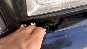 Demontare bara fata AUDI 80 B4/How to remove the front bumper AUDI 80-B4