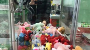 ЛАМА в автомате / Как достать игрушку из автомата с игрушками / хватайка как выиграть игрушку