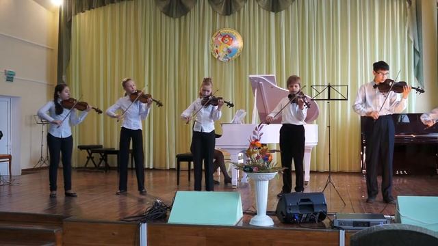 Конкурсное выступление ансамбля скрипачей в Лиде смотреть онлайн