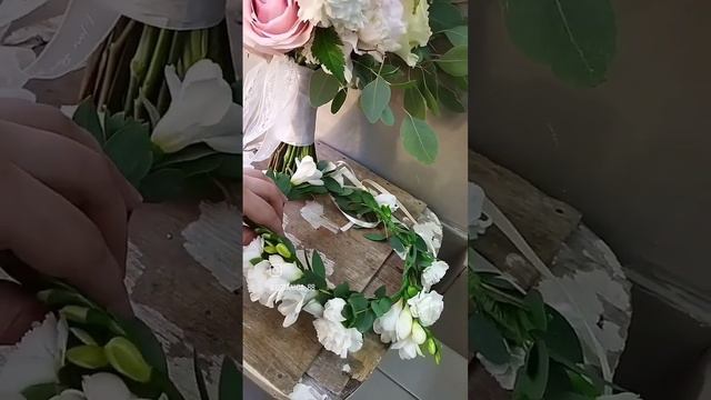 Свадебный букет и венок. Wedding bouquet and wreath.